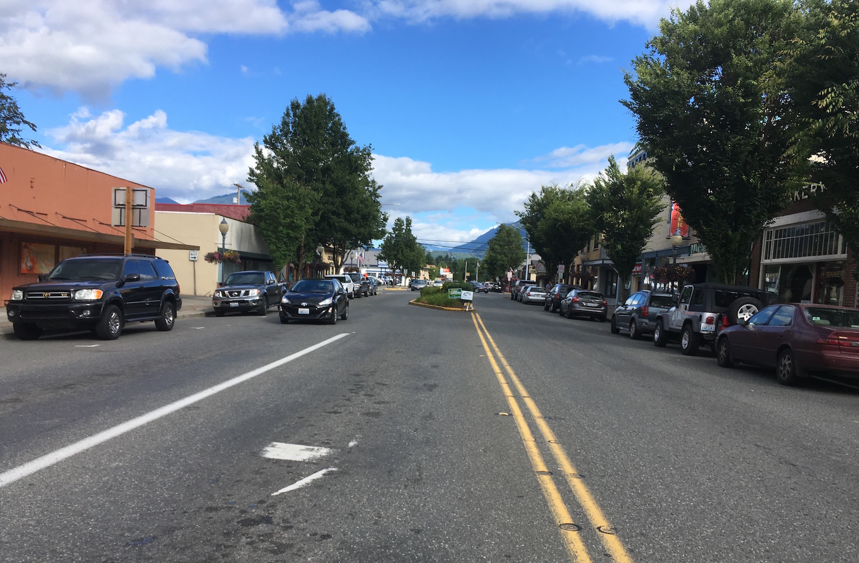 Main Street, North Bend - at least 4 Season 3 locations are in this first block