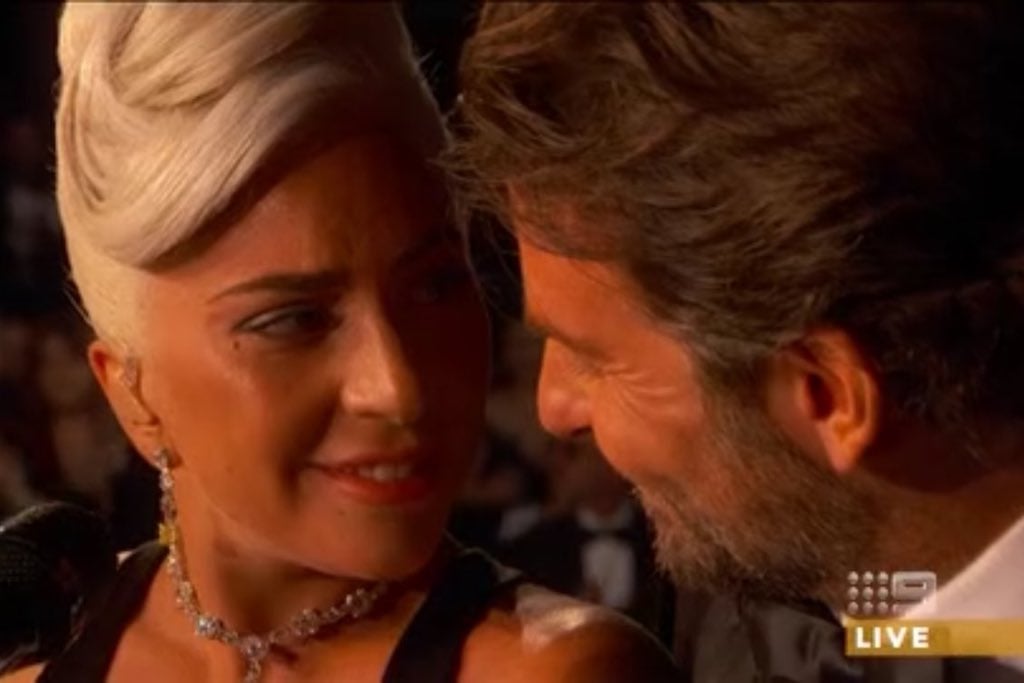 Lady Gaga and Bradley Cooper performing Shallow at the 2019 Oscars
