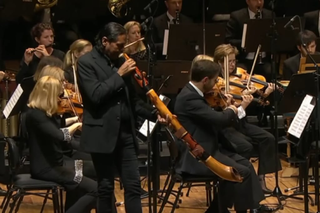 William Barton and the Sydney Symphony Orchestra perform Down Under at Bob Hawke's memorial