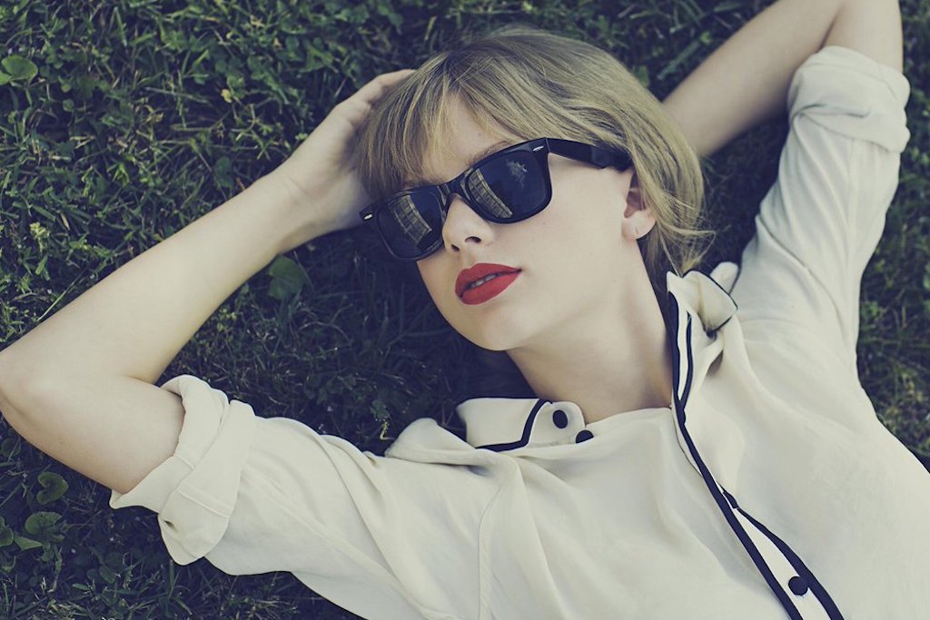 taylor swift red photo