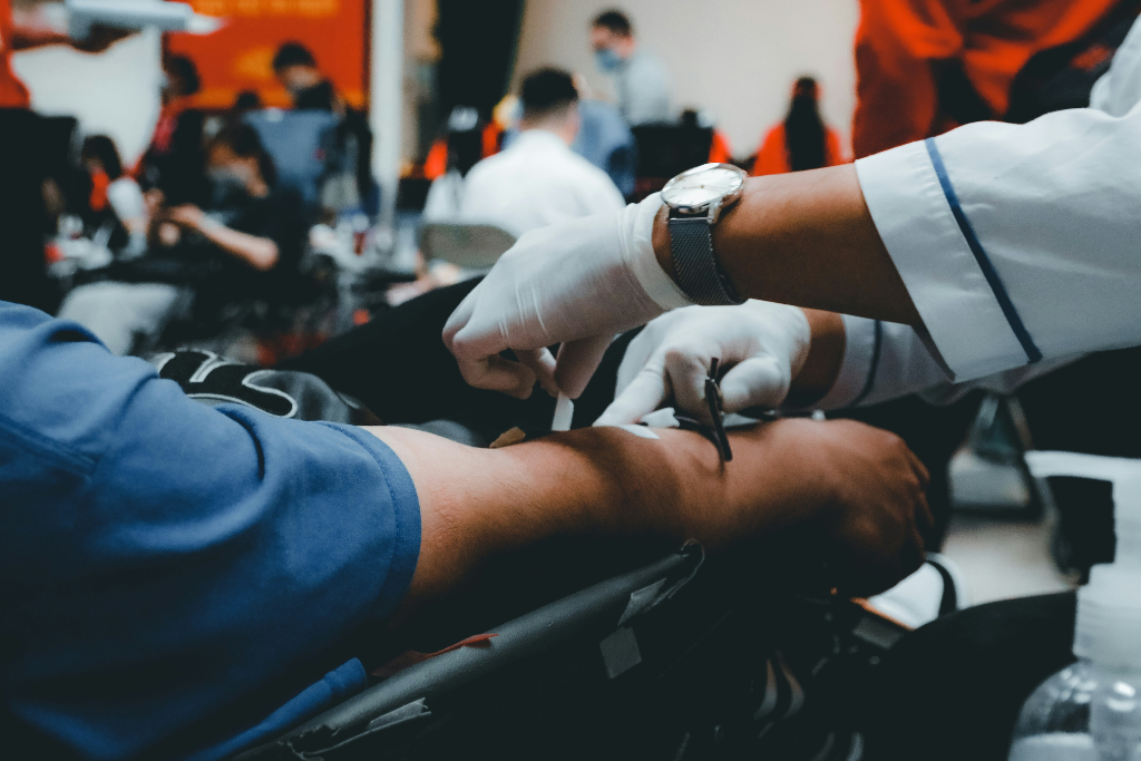 blood donation australia ban gay and bisexual men lifeblood red cross
